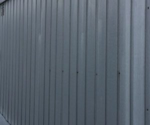 金属サイディングの色褪せ