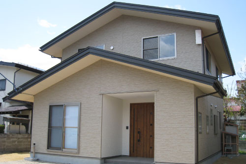 切妻屋根の雨漏りに強い住宅