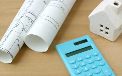 電卓と住宅の設計図